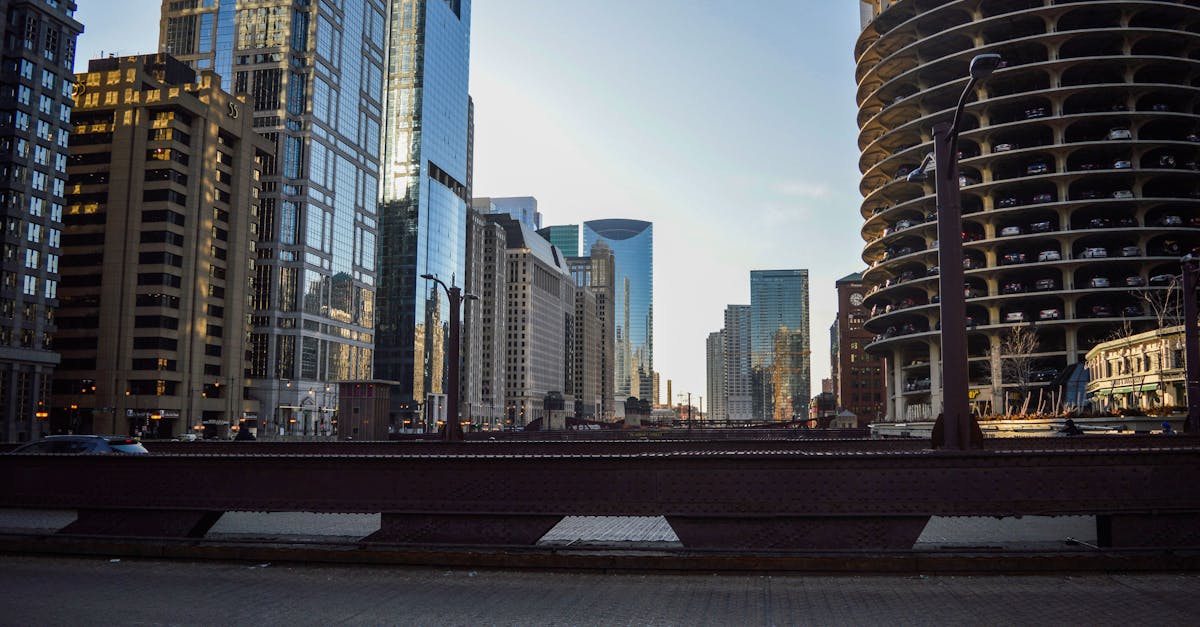 Chicago skyline and cityscape - salary and cost of living overview